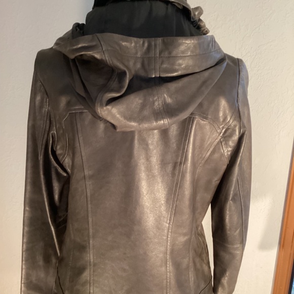 Bernardo Leather Hooded Drawstring Gather Collar Jacket - Picture 7 of 9